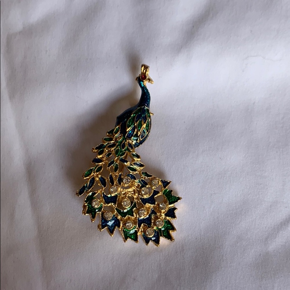 Peacock Brooch, many colors and gems